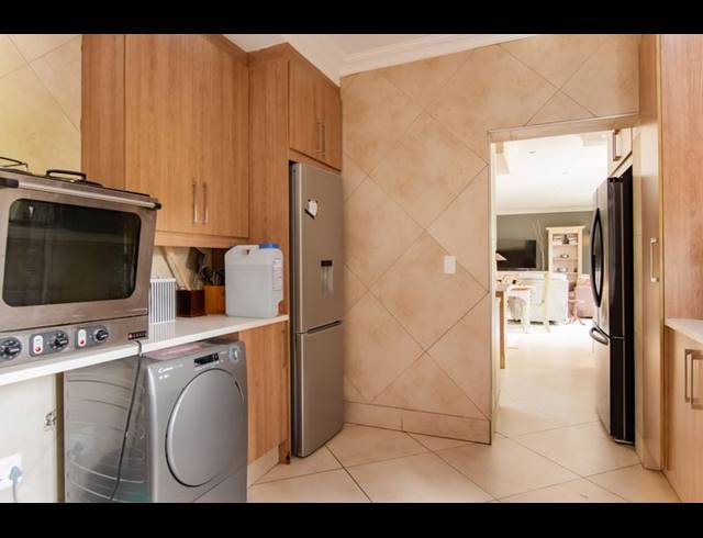 5 BEDROOM HOUSE FOR SALE IN COPPERLEAF ESTATE